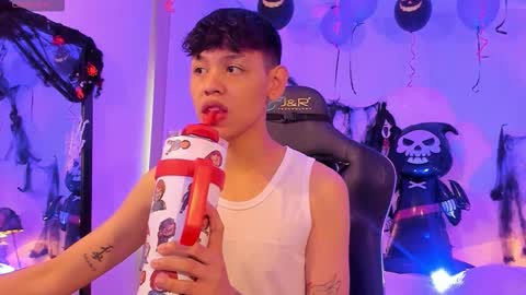 Snapshot of zeus_blaze chatting on November 2025 08:00:01 PM zeus_blaze online show from November 2025 08:00:01 PM