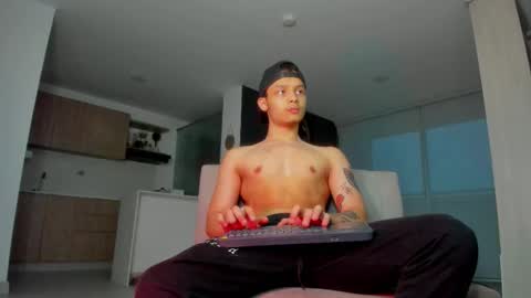 zeus online show from October 2025 10:54:02 PM