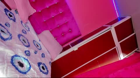 Snapshot of zeuss_x chatting on April 2026 10:04:01 PM Aisha Alejandra Rosse Deus online show from April 2026 10:04:01 PM