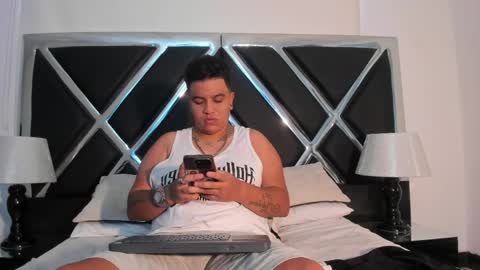 zeussmithh online show from April 2026 12:41:01 PM