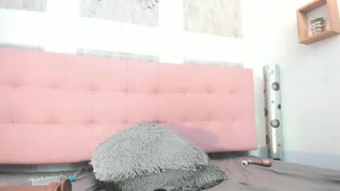 ZHAMIRA  ANDRES online show from April 2026 09:04:01 PM