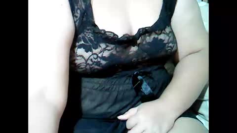 Snapshot of zhia214 chatting on June 2026 11:36:01 AM zhia214 online show from June 2026 11:36:01 AM