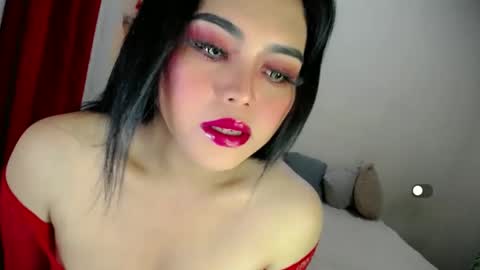 Snapshot of zhillycate chatting on January 2025 10:27:02 AM CATE online show from January 2025 10:27:02 AM
