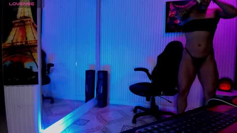 zhoestrong online show from April 2026 12:13:02 AM