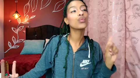 Zia Green online show from January 2025 12:13:02 PM