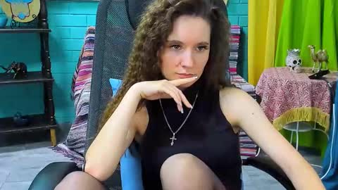 zianichols online show from February 2025 07:54:01 PM