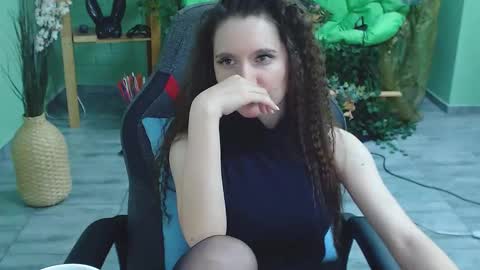 zianichols online show from February 2025 09:13:02 PM