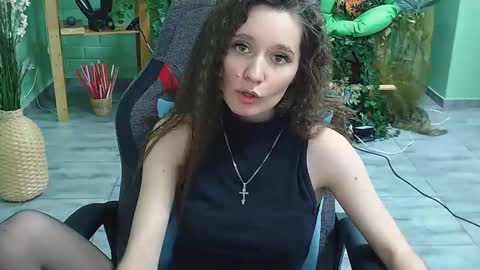 zianichols online show from February 2025 09:04:01 PM