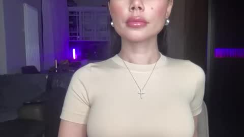 Nensi online show from November 2025 06:22:02 PM