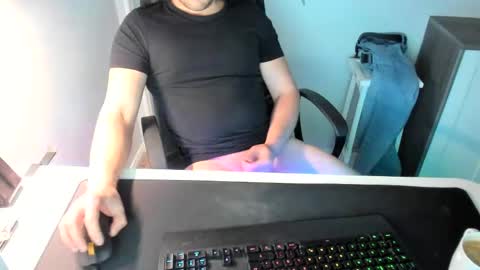 Snapshot of ziemlichflutschig chatting on January 2025 06:31:01 AM ziemlichflutschig online show from January 2025 06:31:01 AM