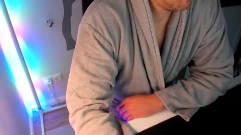 Snapshot of ziemlichflutschig chatting on October 2025 04:43:02 AM ziemlichflutschig online show from October 2025 04:43:02 AM