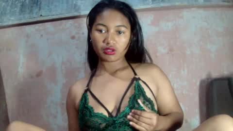 Snapshot of zina479102 chatting on July 2026 06:21:01 PM elly online show from July 2026 06:21:01 PM