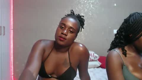 Snapshot of zinadine_ chatting on February 2026 07:18:01 AM Zinadine online show from February 2026 07:18:01 AM