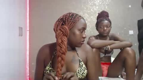 Snapshot of zinadine_ chatting on February 2026 06:09:01 PM Zinadine online show from February 2026 06:09:01 PM