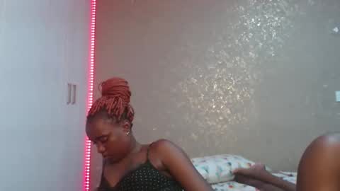 Snapshot of zinadine_ chatting on March 2026 04:29:04 AM Zinadine online show from March 2026 04:29:04 AM