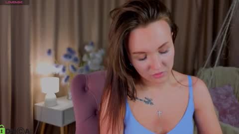 Zlata  Mon Tue Thu Fri Sun Sa GMT 3 0000pm - 0600pm  online show from October 2025 03:56:02 PM