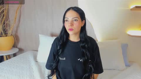 zoe20__ online show from November 2025 08:52:02 PM