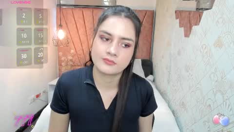 Snapshot of zoe__taylor__ chatting on June 2026 11:31:01 AM ZOE TAYLOR online show from June 2026 11:31:01 AM