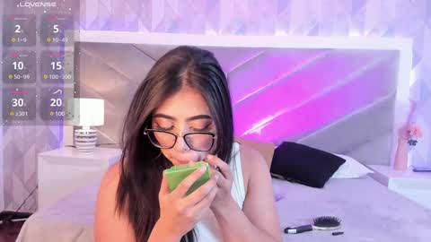 zoe_banks_ online show from January 2025 06:57:01 AM