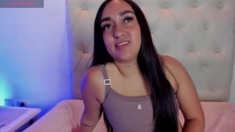 zoe_cb1 online show from September 2025 03:35:01 PM