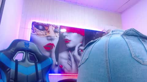 Snapshot of zoe_connor19 chatting on January 2025 08:22:02 PM Z O E online show from January 2025 08:22:02 PM