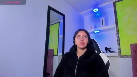 Z O E online show from November 2025 07:12:01 PM