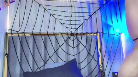 Snapshot of zoe_curvy chatting on October 2025 01:08:01 PM Zoe online show from October 2025 01:08:01 PM