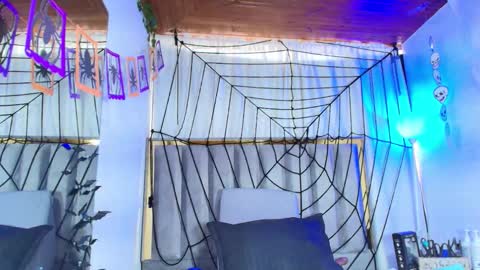 Snapshot of zoe_curvy chatting on October 2025 12:37:02 PM Zoe online show from October 2025 12:37:02 PM