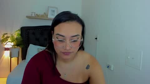 Zoe  online show from March 2025 12:09:02 PM