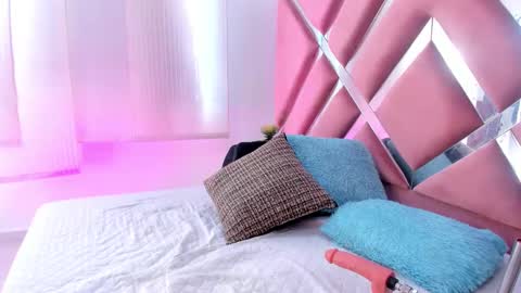 zoe_evaanss_ online show from March 2026 07:50:02 PM