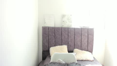 zoe_jones7 online show from December 2024 03:31:02 PM