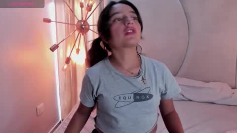 zoe_jonezx1 online show from September 2025 03:36:01 PM