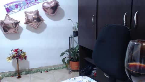 Snapshot of zoe_khall chatting on December 2025 04:54:01 AM ZOE online show from December 2025 04:54:01 AM