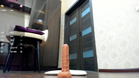 Snapshot of zoe_klarxxx chatting on February 2025 05:51:02 AM Zoe online show from February 2025 05:51:02 AM