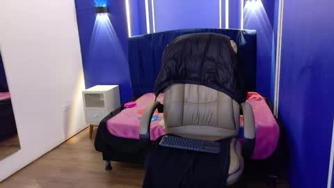 zoe  online show from March 2026 08:26:33 AM