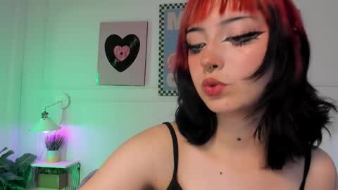 Zoe Lynch online show from March 2026 11:25:01 AM