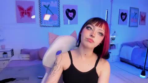 Snapshot of zoe_lynch_ chatting on June 2026 12:20:02 PM Zoe Lynch online show from June 2026 12:20:02 PM