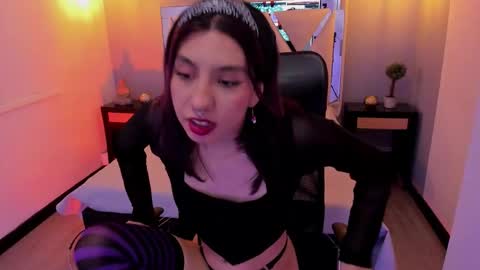 zoe_moreau online show from February 2026 07:43:01 PM