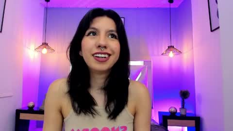 zoe_moreau online show from April 2026 07:33:01 PM