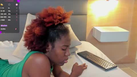 Snapshot of zoe_novakk chatting on October 2025 04:19:02 PM Zoe Novakk online show from October 2025 04:19:02 PM