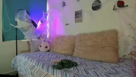 Zoe  online show from October 2025 03:02:02 PM