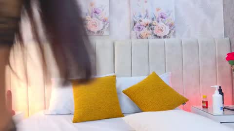 Camila Aristizabal online show from October 2025 08:42:02 PM