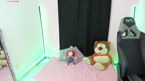 zoe_sullivan_ online show from December 2024 09:31:01 AM