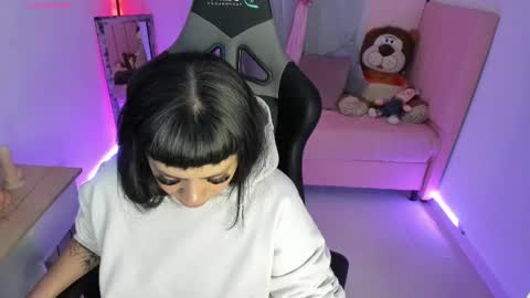 zoe_sullivan_ online show from February 2025 09:22:02 AM