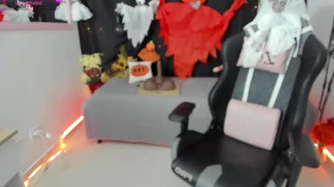 zoe_sullivan_ online show from October 2025 09:51:01 AM