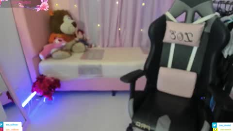 zoe_sullivan_ online show from February 2026 09:20:01 AM