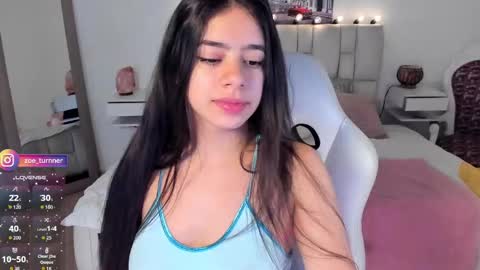 Snapshot of zoe_turnner_18 chatting on September 2025 11:32:01 AM Zoe online show from September 2025 11:32:01 AM