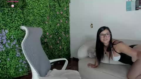 Zoe online show from September 2025 04:56:02 AM