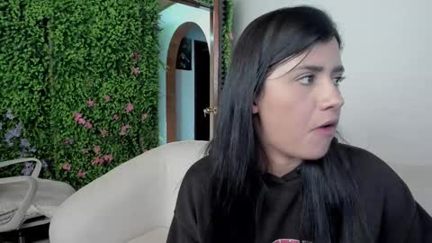 Zoe online show from December 2025 03:25:02 AM