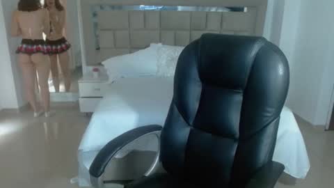 ZOE online show from November 2025 03:45:02 PM